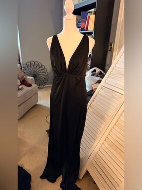 Natori Black empirewaist silky V-Neck Maxi flowy pantssuit with slit in legs